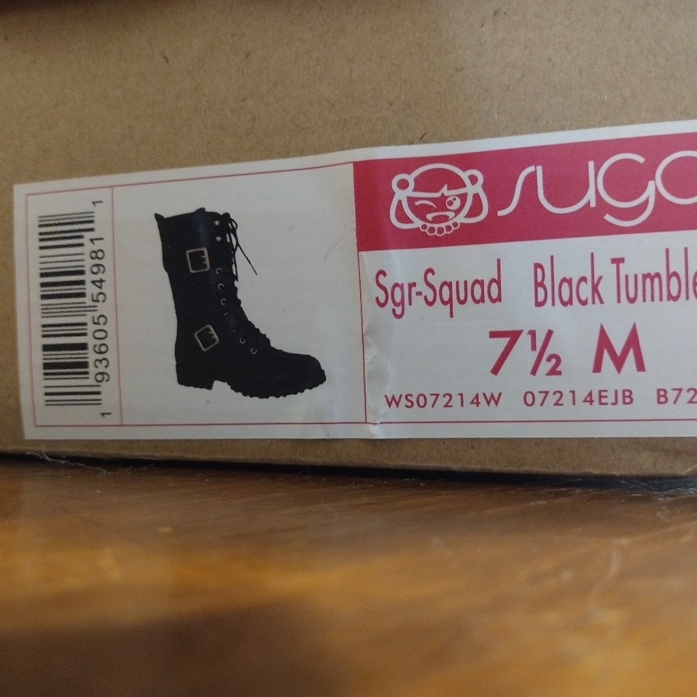 Combat boots